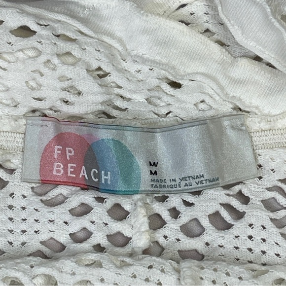 FREE PEOPLE Beach light crochet beige coverup jumpsuit, size M - Picture 5 of 16